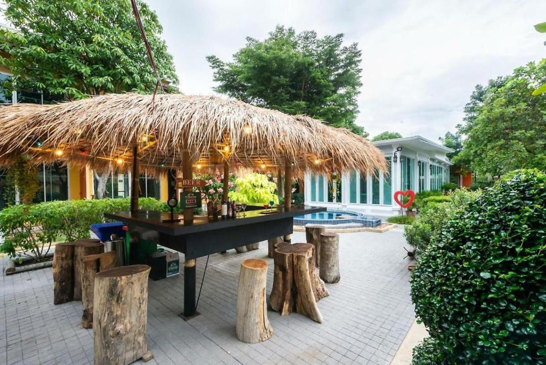 Bangkok.Grand.Resort Bang Bo Exterior foto
